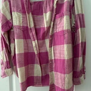 American Eagle Outfitters Pink and White Plaid Button Down Shirt